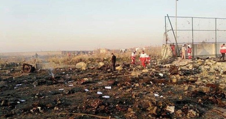 İran’da yolcu uçağı düştü! Yolcuların hepsi hayatını kaybetti