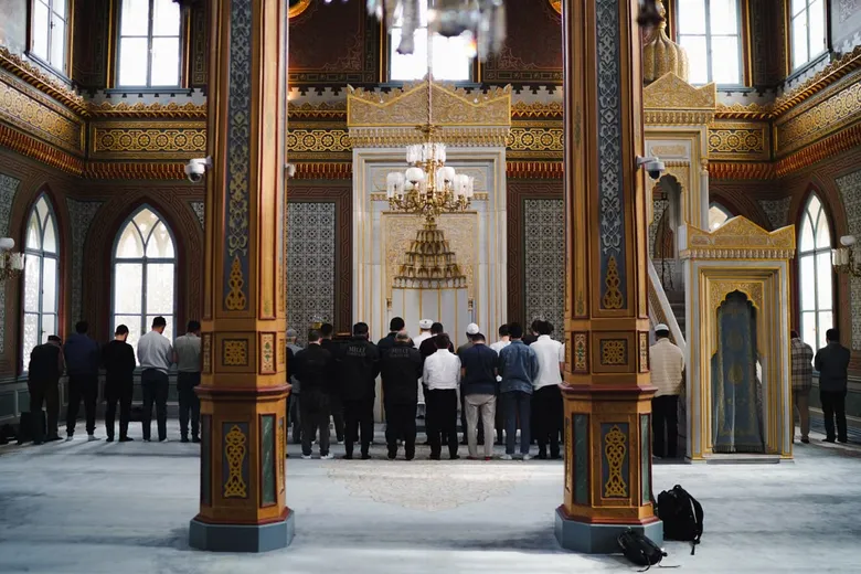 ahlakin-sozden-eyleme-yolculugu-1787859235173.png