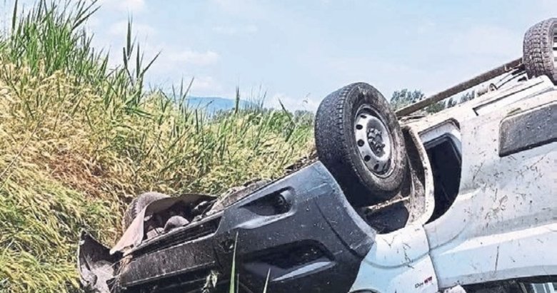 Kargo aracı takla attı sürücü yaşamını yitirdi