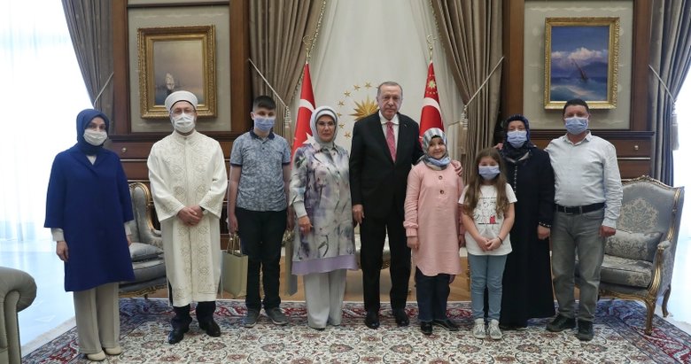 Görme engelli Ravzanur Koçaker ve ailesi, Başkan Erdoğan’la görüştü