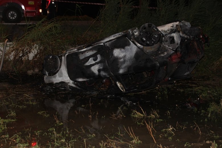 Denizli’de takla atan otomobilin sürücüsü yanarak can verdi