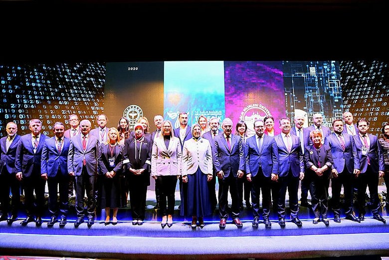 Uluslararası Sağlıkta Yapay Zeka Kongresi İzmir’de başladı