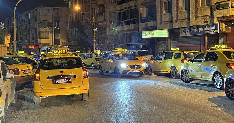 Türkiye İzmir’deki korkunç taksici cinayetini konuşuyor! Cenazesini 250 araçlık konvoy ile adli tıpa getirdiler