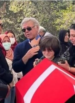 Günay Musayeva eski eşi Tolga Karel’i tebrik etti