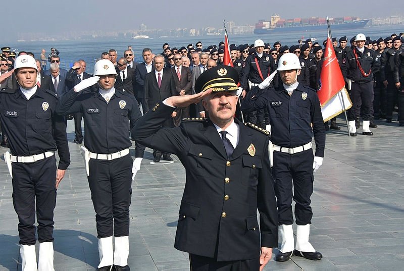 Türk Polis Teşkilatı’nın 173. kuruluş yıl dönümü İzmir’de kutlandı