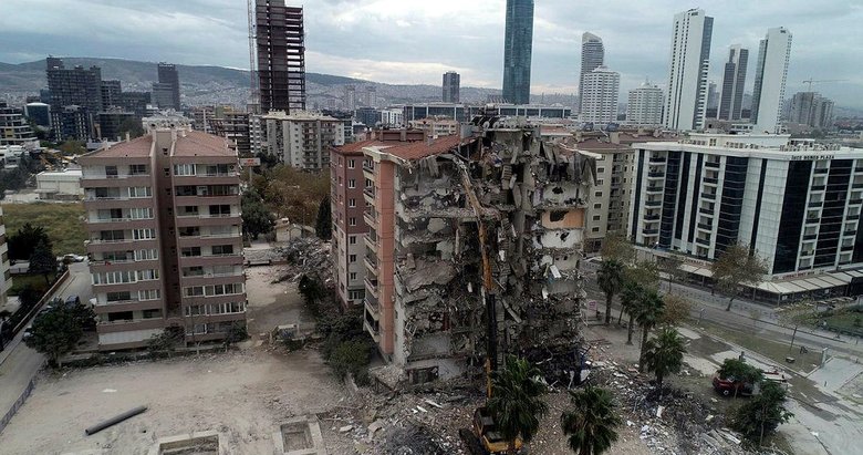 Uzman isim değerlendirdi: İzmir depreminde yıkılan binaların ortak özelliği...
