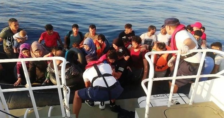 Kuşadası Körfezi’nde 2 operasyonda 88 düzensiz göçmen yakalandı