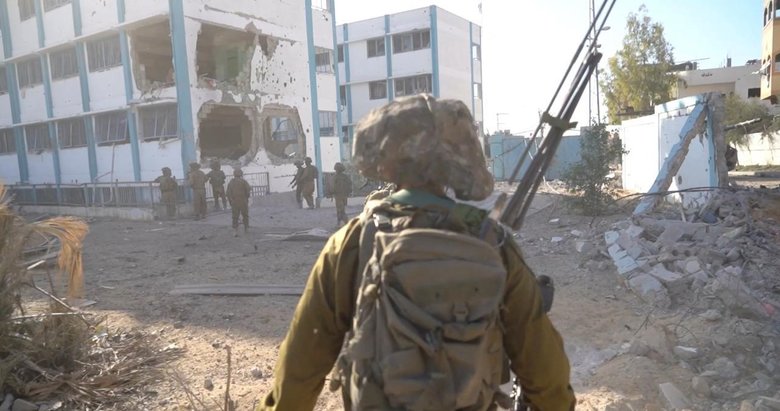 İsrail daha önce güvenli olduğunu iddia ettiği El-Mevasi’den ardında cesetler bırakarak çekildi