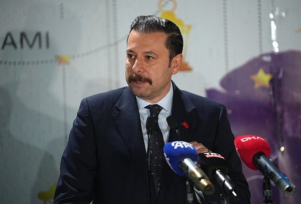 İzmir’de esnaf ve sanatkarlar iftarda bir araya geldi