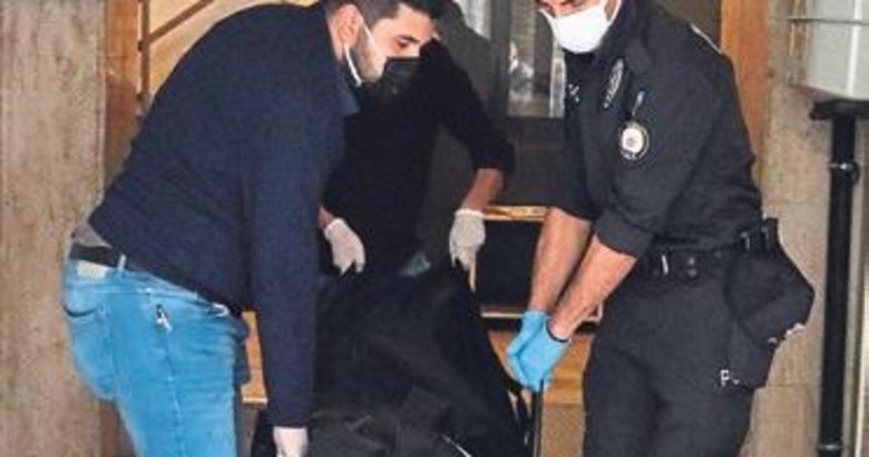 Kötü koku ihbarına gelen polis ceset buldu