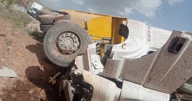Afyon’da hafriyat kamyonu devrildi: 1 yaralı