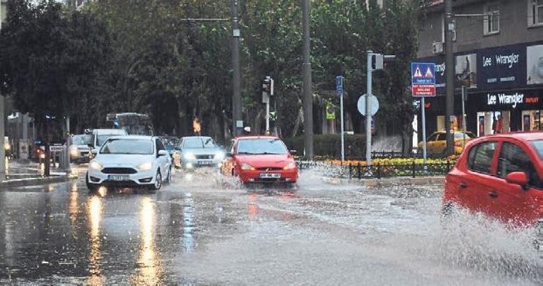 İzmir’de metrekareye 15 kilogram yağış düştü