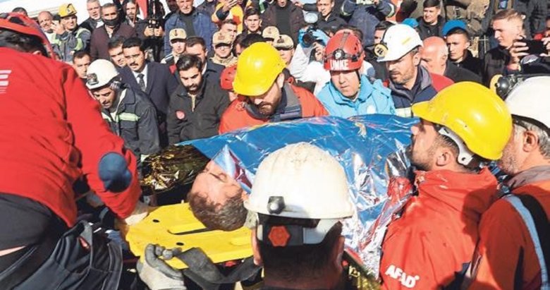 Göçük altında kalan 4 maden işçisi kurtarıldı