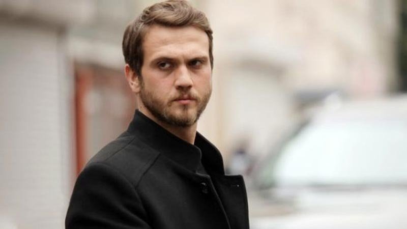 Çukur’un Yamaç’ı Aras Bulut İynemli’nin annesini gören şaşırdı