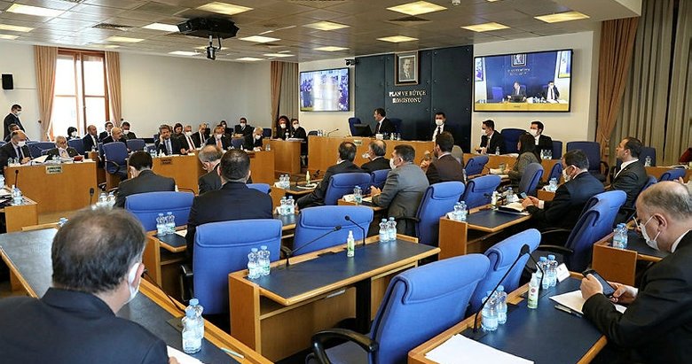 Emekli ve memura ek zam teklifi kabul edildi