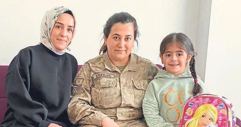 Sema’nın sevgi paketini jandarma ulaştırdı