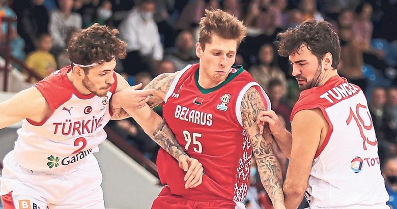 12 Dev Adam kötü başladı