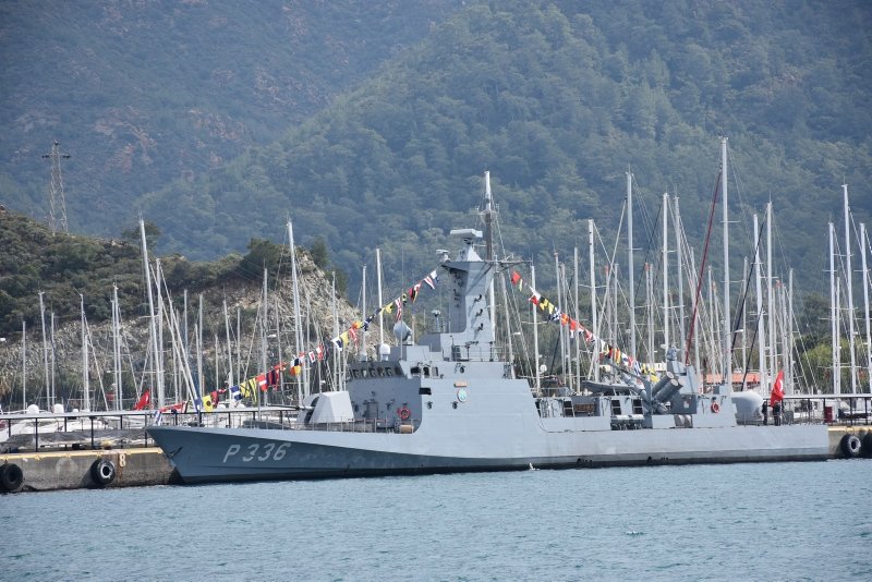Muğla ve Antalya’da savaş gemileri halkın ziyaretine açıldı
