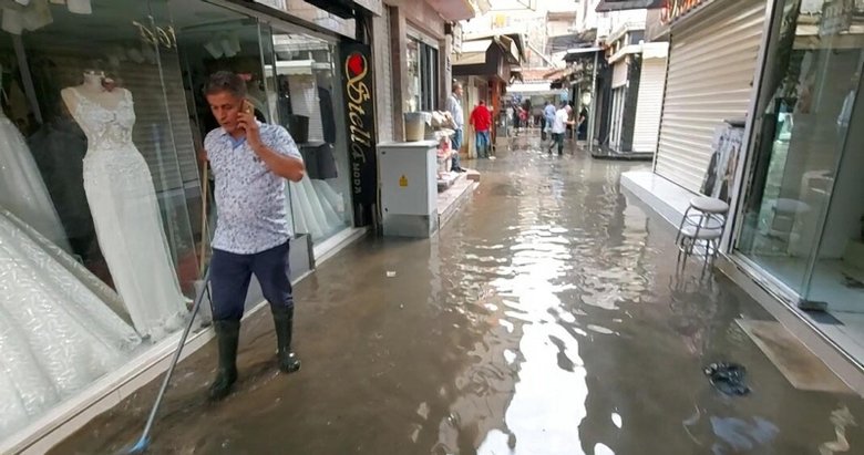 7 bin yıllık tarihi Kemeraltı çarşısı, her yağmurda su altında