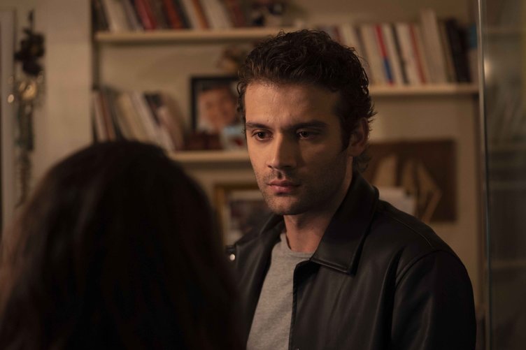 Holding’in başlıyor! Yayın tarihi belli oldu