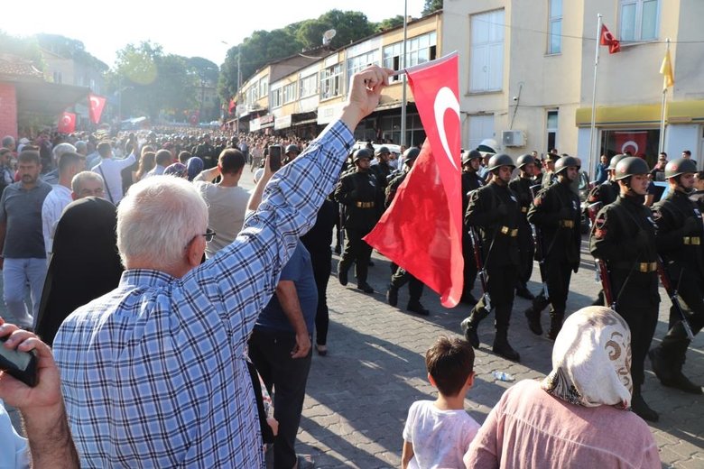 Şehit Uzm. Çavuş Özek, Denizli’de son yolculuğuna uğurlandı