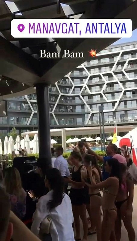 Yüzlerce kişinin mesafesiz partisi ‘Güvenli Turizm Sertifikası’ndan etti