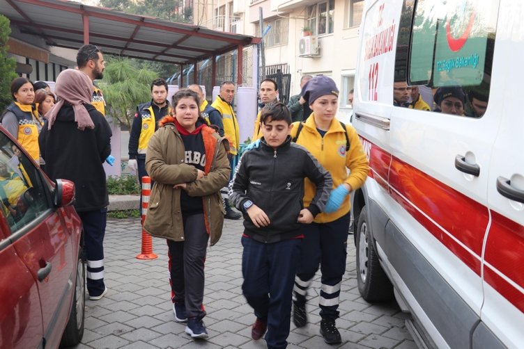 Denizli’de zehirlenme şüphesi! 14 öğrenci hastaneye kaldırıldı