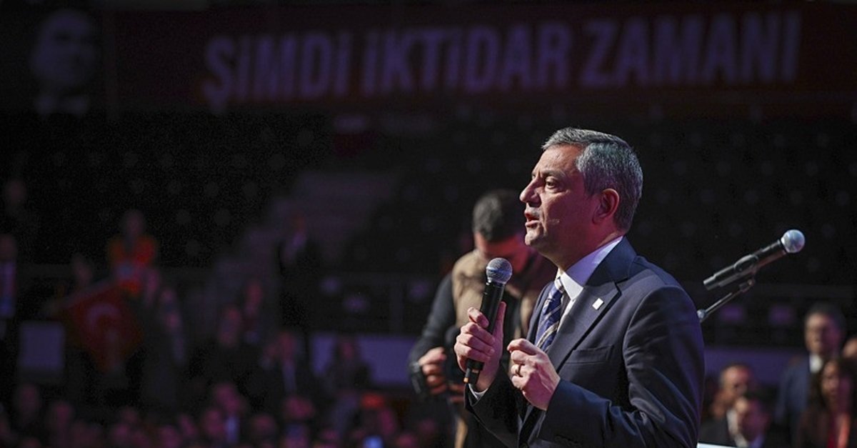 İzmirli vekiller de Özel’in listesinde