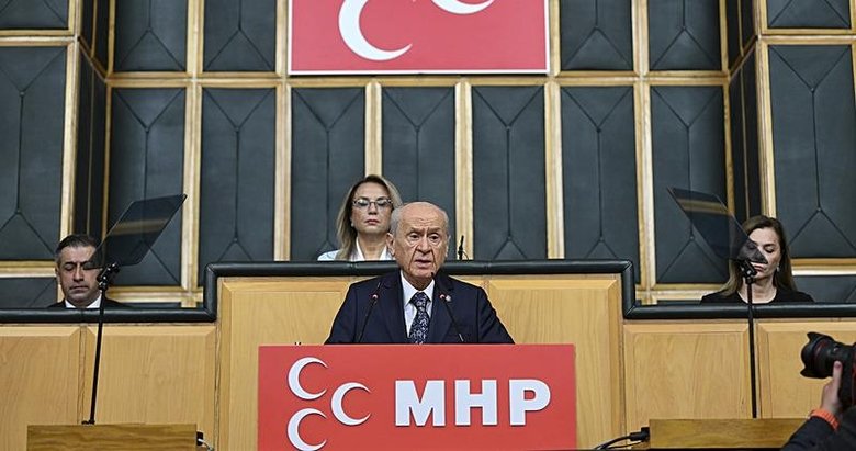Bahçeli: Hayırdır Özgür Bey darbe mi düşünüyorsun!