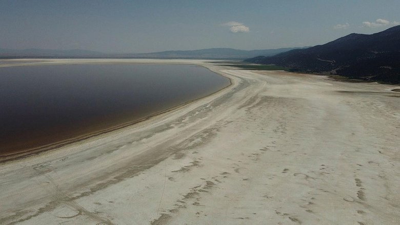 Endişelendiren görüntüler! Acıgöl’ü kaybediyoruz