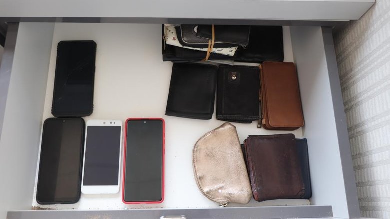 Halk otobüslerinde unutulan eşyalar pes dedirtti! Görenler hayret ediyor