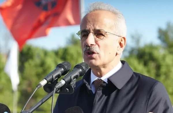 bakan-uraloglu-ankara-samsun-arasi-25-saate-dusecek-1768043218016.jpeg