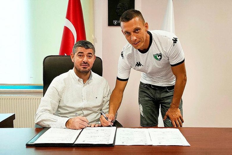Denizlispor’da imzalar peş peşe atıldı