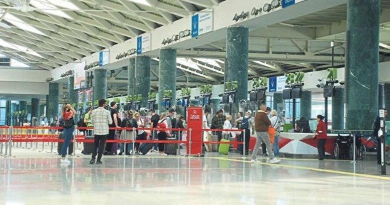 Adnan Menderes’te 12 milyon yolcu hedefi