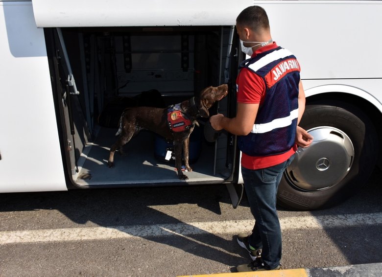 Ege’de bayram yoğunluğu! Marmaris ve Datça’ya geçiş noktasında kontroller arttı