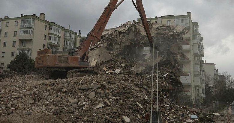 İzmir’deki depremde ağır hasar gören 488 bina daha yıkılacak
