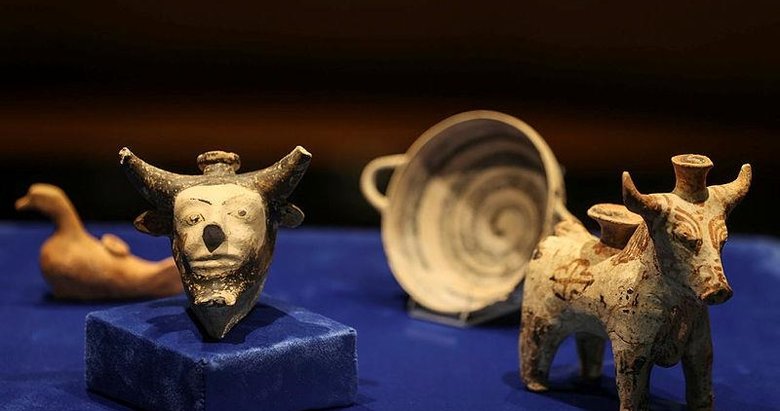 Klazomenai’deki 2 bin 600 yıllık sunu kapları müzede görücüye çıktı