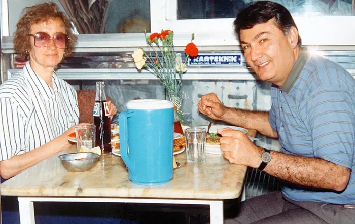 Deniz Baykal’ın eşi Olcay Baykal son yolculuğuna uğurlandı