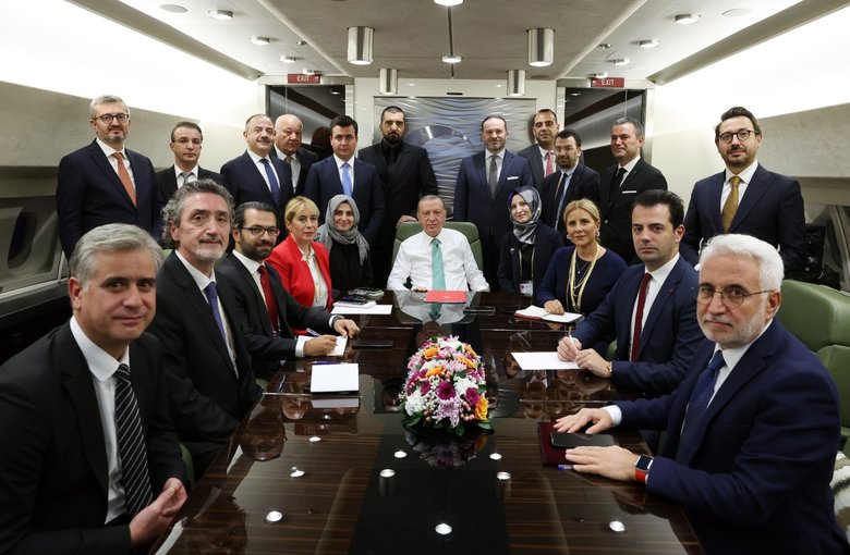 Başkan Erdoğan’dan Kazakistan dönüşü çarpıcı mesajlar: Asgari ücret açıklaması