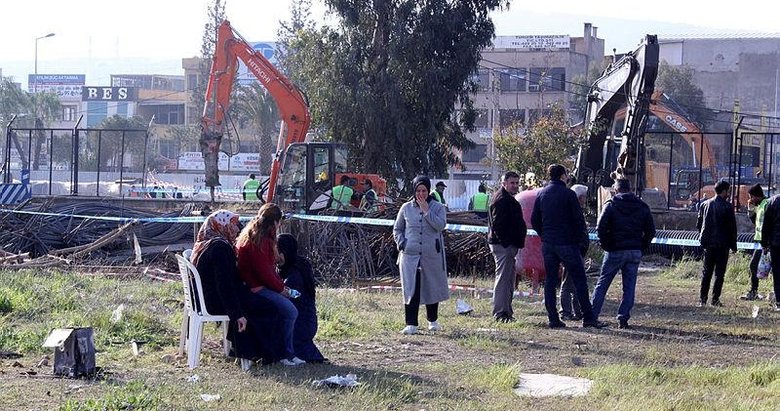 İzmir Konak’ta göçük alanındaki endişeli bekleyiş sürüyor