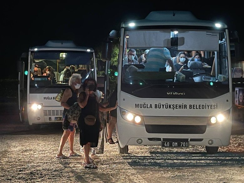 Muğla’da yangın termik santrale sıçradı! Binlerce kişi tahliye edildi