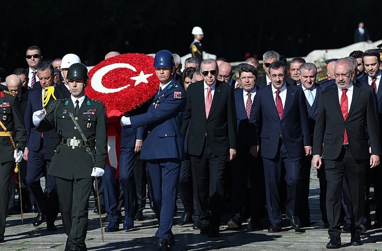Son dakika: Başkan Erdoğan ve devlet erkanı Anıtkabir’i ziyaret etti