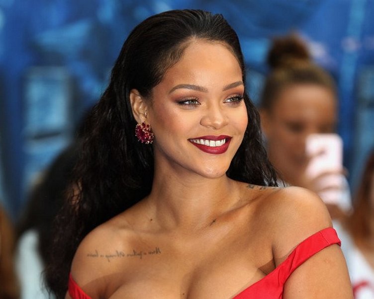 Rihanna eski sevgilisi böyle pişman etti!