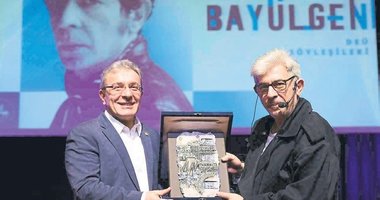 Okan Bayülgen İzmirli öğrencilerle buluştu