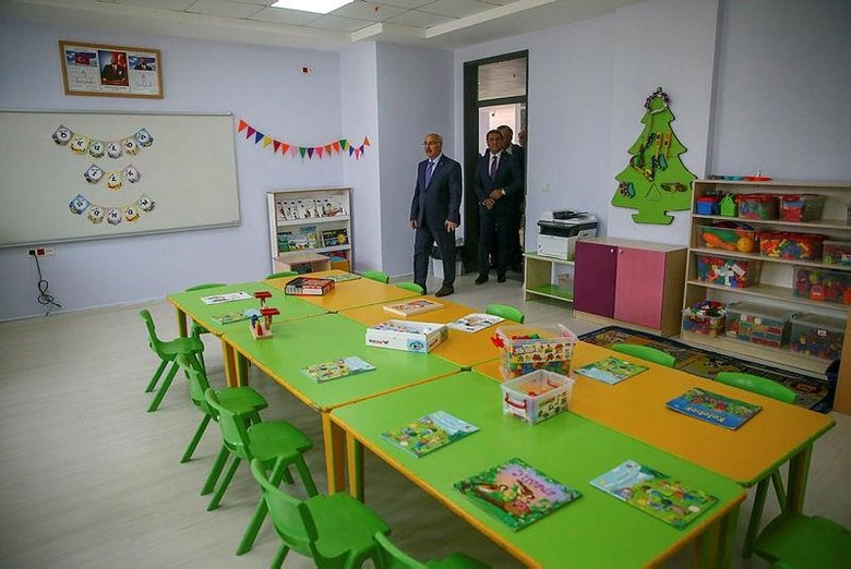 İzmir’de okul binaları deprem güvenliği için yeniden yapılıyor! Vali Köşger’den inceleme