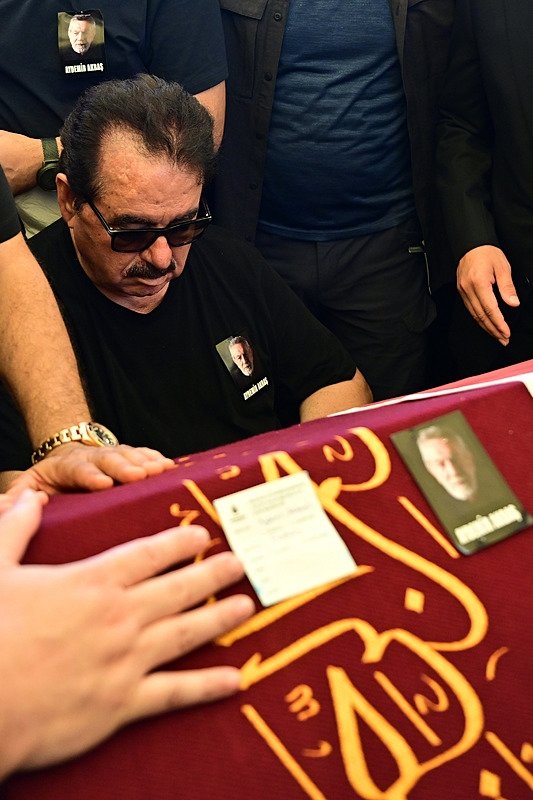 Aydemir Akbaş’a duygusal veda