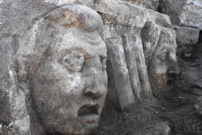 Muğla’daki kazı çalışmalarında mitolojik masklar gün yüzüne çıkarıldı
