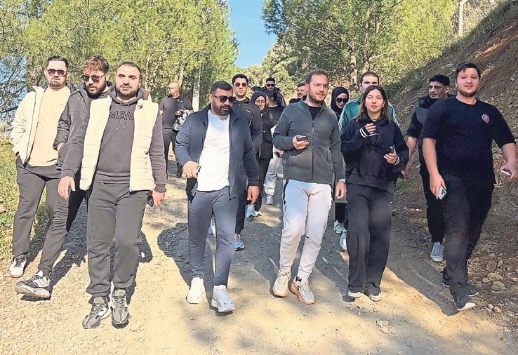 ak-parti-izmir-il-genclik-kollari-baskani-mehmet-emin-icelli-yeni-asira-konustu-beraber-yeni-adimlar-atacagiz-1779044078906.jpeg