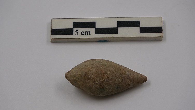 Maydos Antik Kenti’nde kurşundan daha tehlikeli 3 bin 400 yıllık sapan taşı bulundu