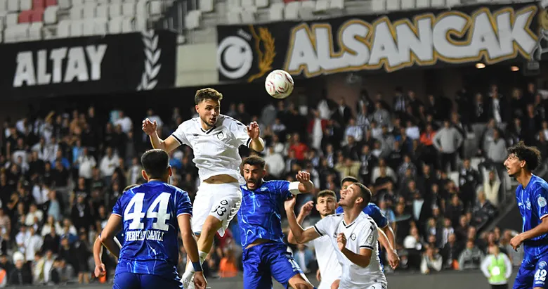 Altay, Uşakspor deplasmanında